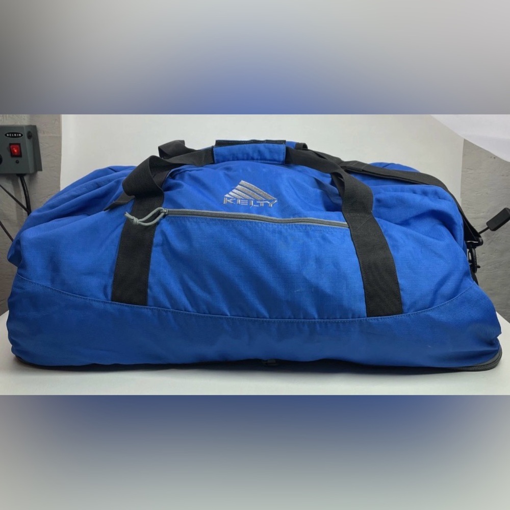 Kelty XXXL JUMBO DUFFEL BAG 33” long. Camping- travel- kids camp bag-airline